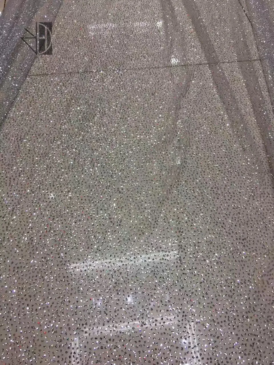 

Embroidered Nigerian Laces Fabric with SYJ-7183 glued glitter for evening dress