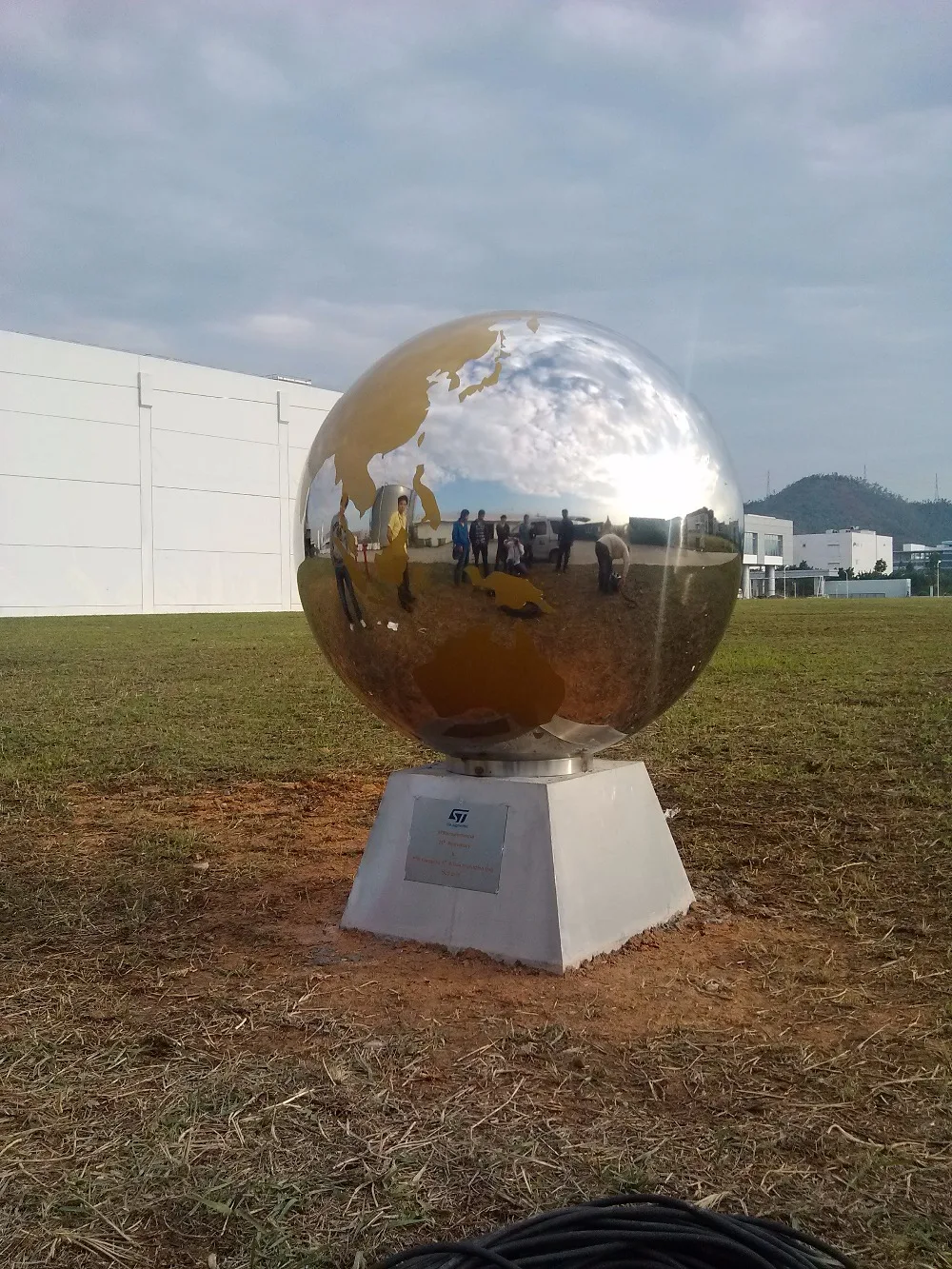 stainless steel globe sculpture 09