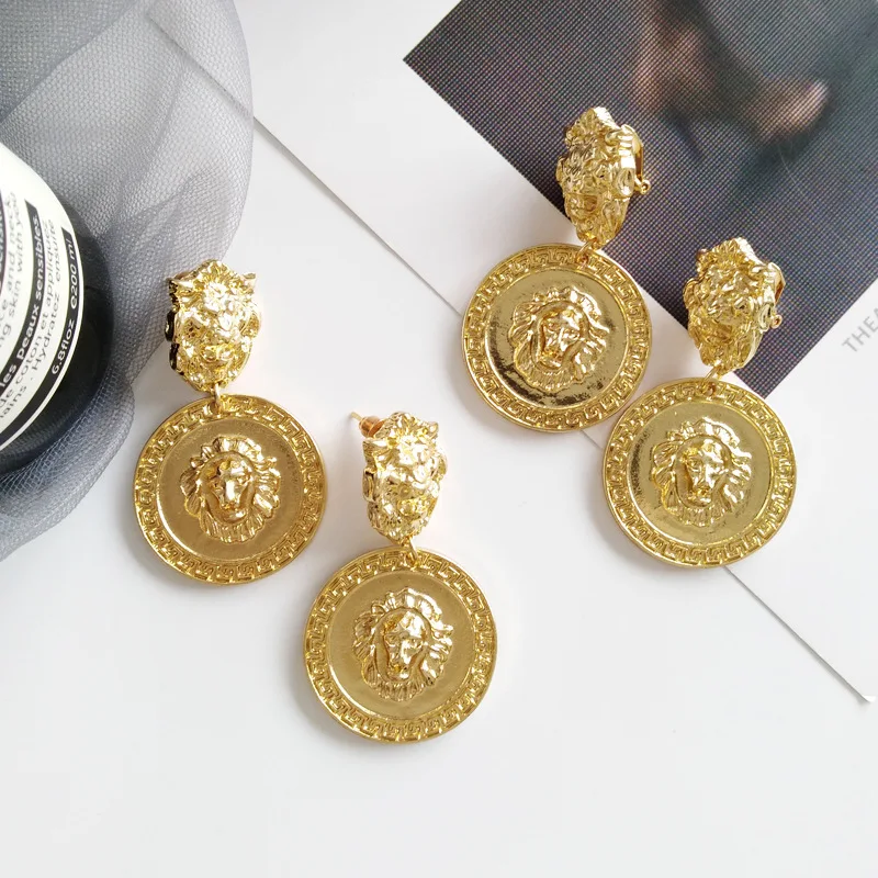 

2019 Vintage Baroque Earrings for Women Round Gold Lion Head Coin Dangle Earring Metal Earing Hanging Jewelry Baroque Ear Decor