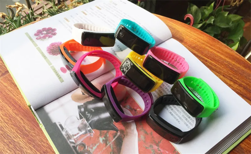 Бренд светодиод контракт мода цифровой 14 цветов детская обувь для мужчин и женщин спортивные кварцевые часы для студентов