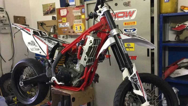 СИЛИКОН Шланг радиатора для газа MX/SM/EC 200 250 300 2007