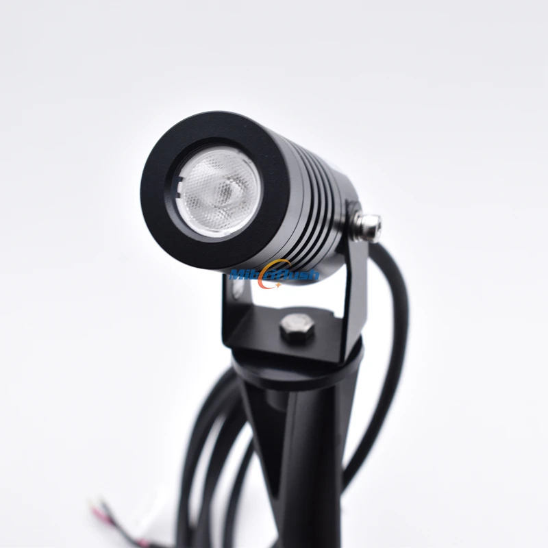 Kopen 3 w CREE Outdoor Spot LED Lamp IP65 LED Spike Tuin Licht 110 v 240 v Landscpe Licht Zwart zilver Gazon Lampen 8 stks partij Freeship