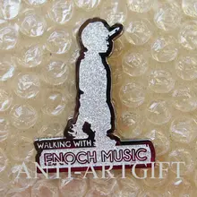 На заказ серебряный блеск одинокий мальчик глянцевый, из твердого металла брошь булавки 38 мм Жесткий Эмаль boyCraft прогулки с Enoch Музыкальный клуб