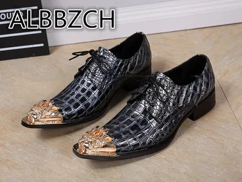 

Luxury Men Derby Retro Wedding Dress Shoes Mens Brand Designer Business Leisure Party Shoes Metal Pointed Toes Career Work Shoes