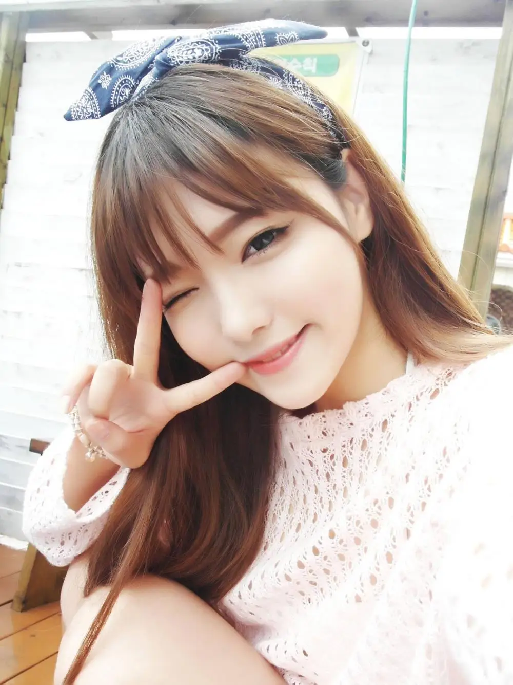 Korean style bangs and fake bangs with thin air style which is