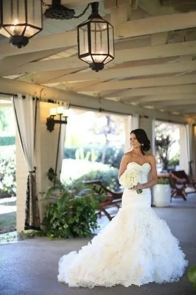 2019-luxury-wedding-dresses-memraid-strapless-sweep-train-bridal-gowns-with-ruffles-tiered-skirts-organza-wedding-gowns_