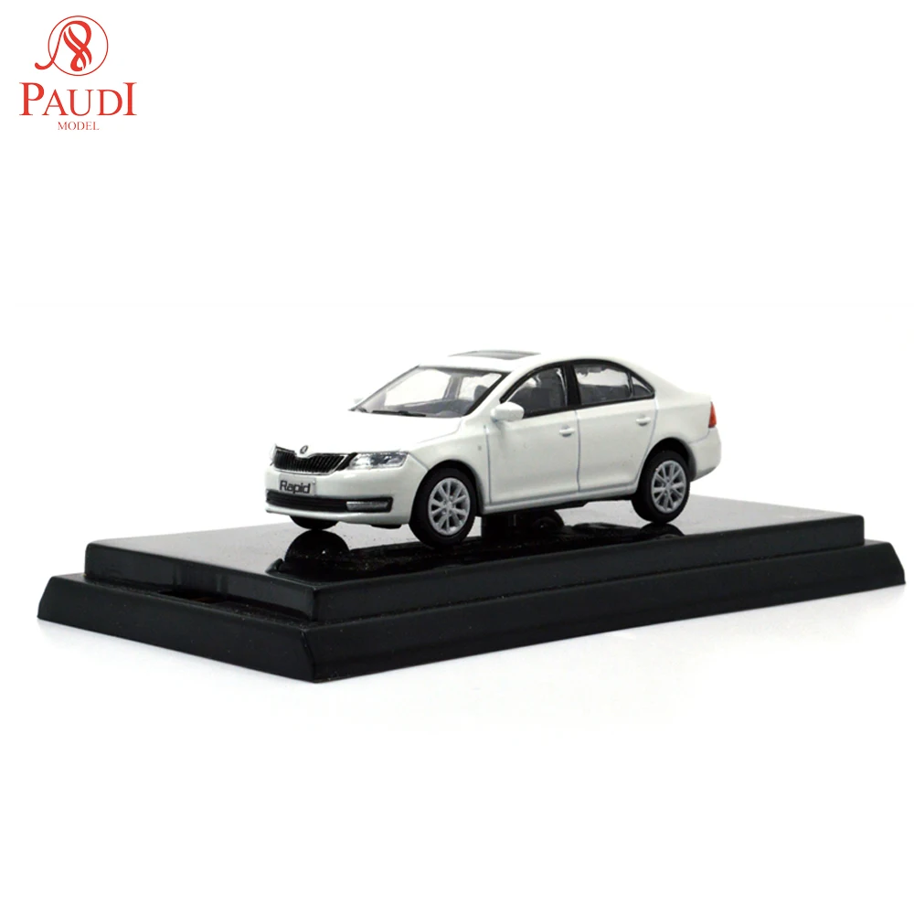 1:64 1/64 1 64 SVW Skoda Rapid 2013 белый литой игрушечный автомобиль оригинальные