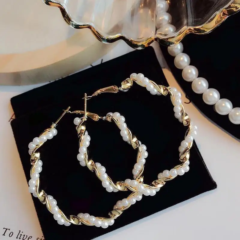 

Korean Version Of The Cold Wind Fairy Temperament Pearl Circle Exaggerated Personality Wild Big Circle Earrings Wedding Earrings