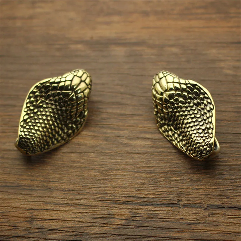 Personality-Retro-Handmade-Pure-Snake-Copper-Belt-Buckle-Pure-Copper-Keychain-Cloth-Clamp-Brass-Accessories-Gift (1)