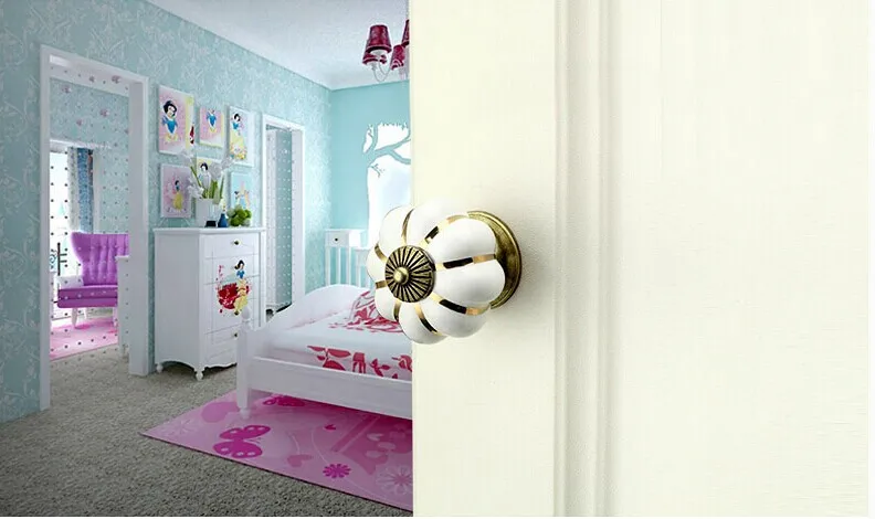 4588278502_222876454