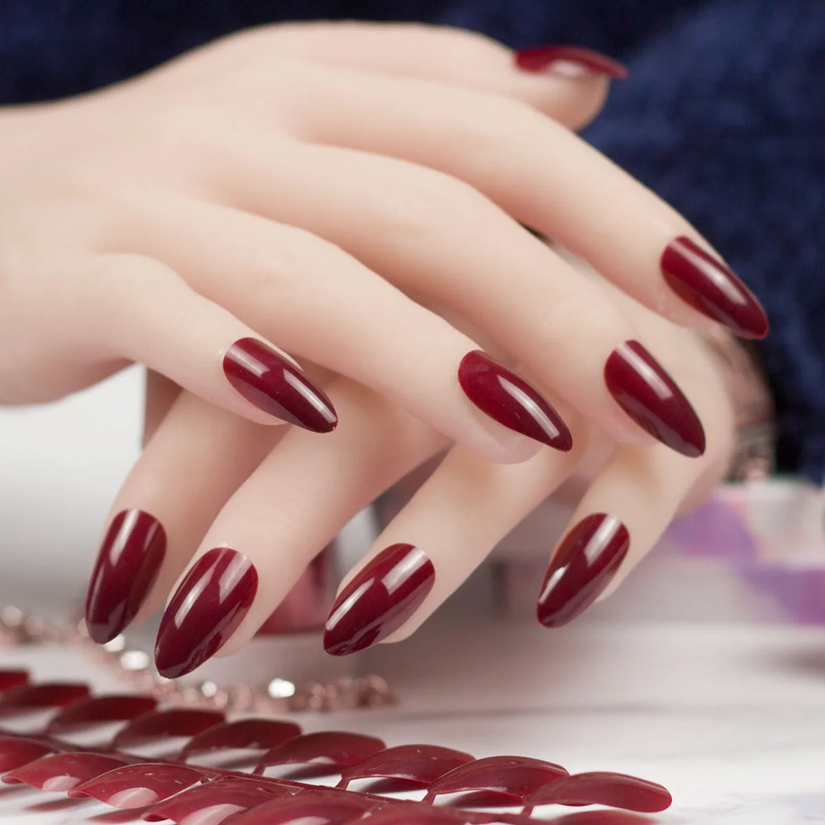 

1 Set 24pcs Classical Red Color Stiletto Almond False Nails Artificial Long Press On Nails 10 Sizes Full Fake Nail Tips DIY
