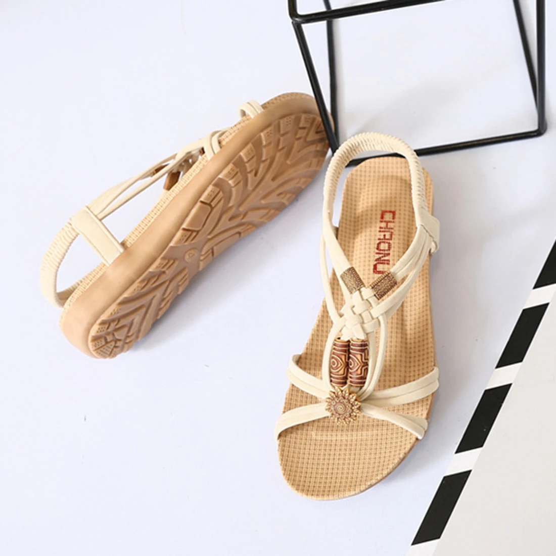 السيدات أزياء الصيف عارضة البوهيمي الخرز الصنادل الكاحل Slingback في الشقق يتخبط أحذية الشاطئ صنادل ثونغ