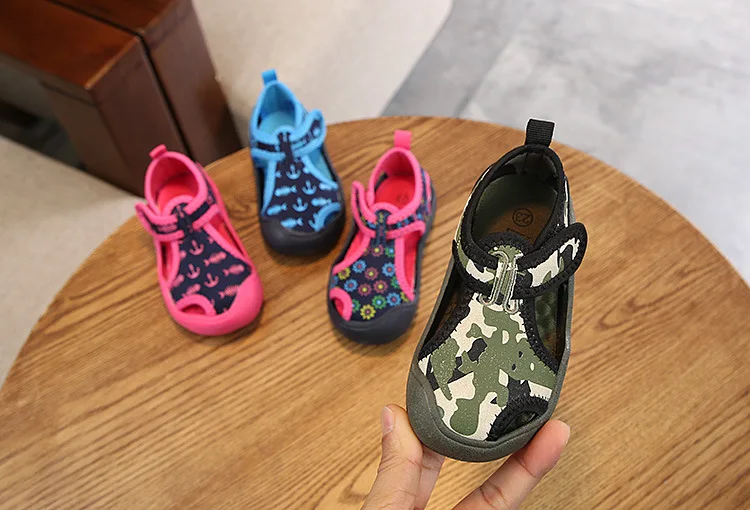 

Summer new fashion Korean children's shoes non-slip soft bottom comfortable beach printing boys and girls sandals