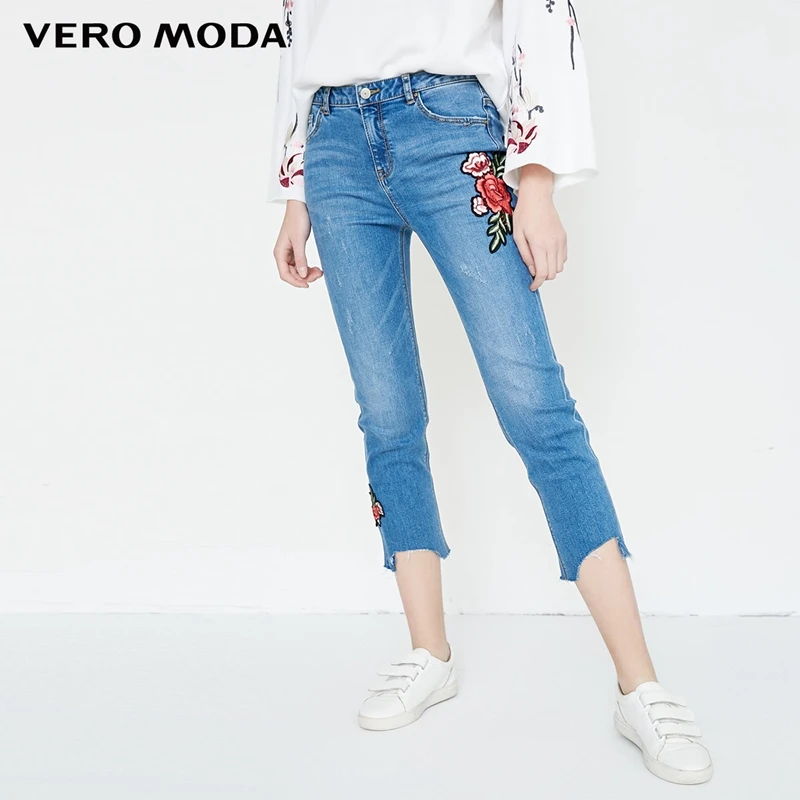 

Vero Moda embroidered patch frayed edge cropped jeans|31816I503