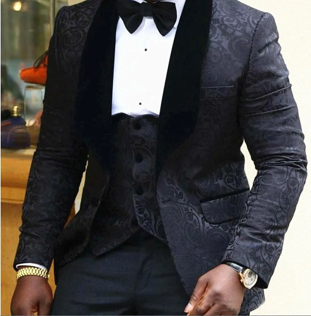 2019 Cheap One Button Wedding Tuxedos (Jacket+Pants+Vest) Slim Fit Groomsman Tuxetos Custom Made Best Man Stuis