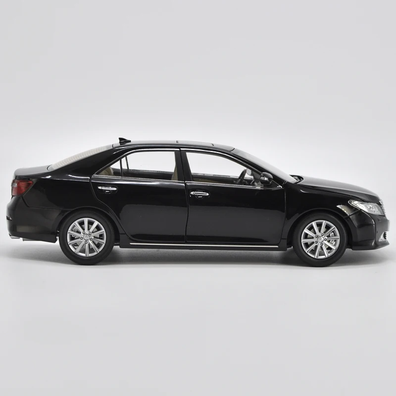 1:18 Toyota Camry 2012 литая под давлением модель автомобиля черный мальчик подарки игрушки оригинальная коробка
