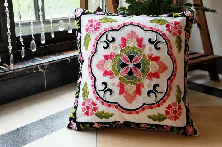 Hot new national style sofa /carcushions Flowers and Fashion Pillows decorate Hand-embroidered almofadas