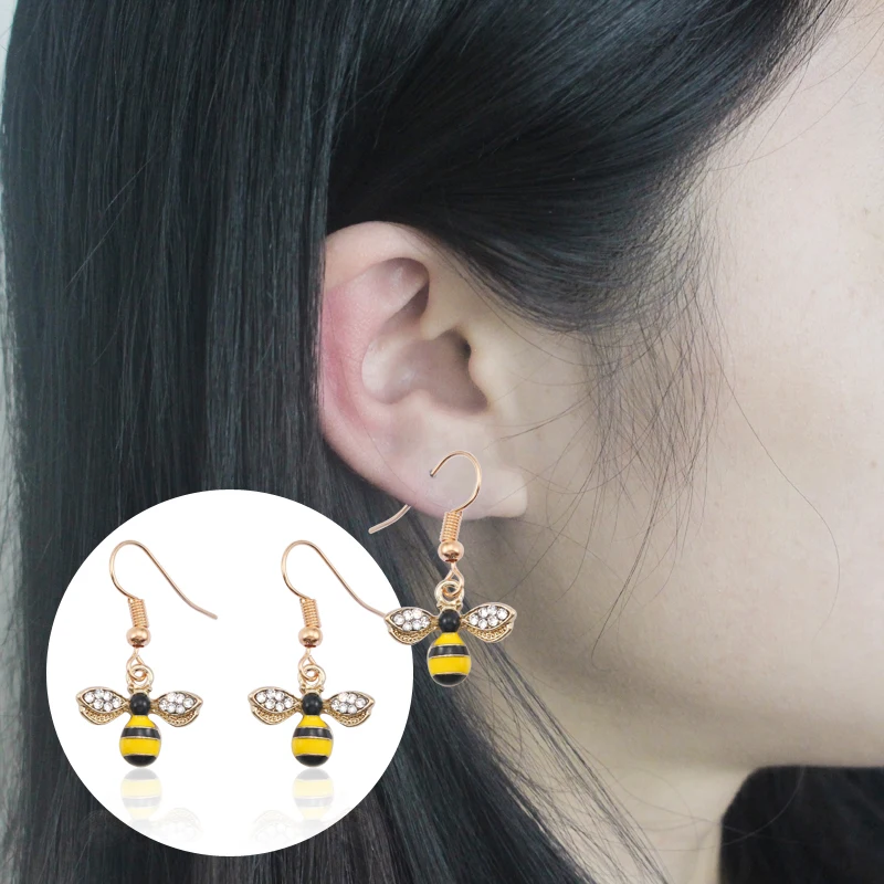 

Cute Animal Creative Earrings Rhinestone Honey Bee Earrings Exquisite Female Cartoon Gold Dragonfly Bee Earrings Insect Jewelry