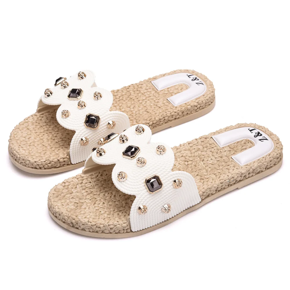 

Sandals female 2019 summer new Korean version of casual wear fashion word drag rhinestone beach sandals and slippers