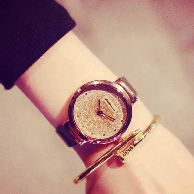 

2019 Hot Fashion Women Watch Sands Starry Simple Temperament Belt Table Diamond Quartz Watch Bling Bling Reloj de dama Wd3sea2