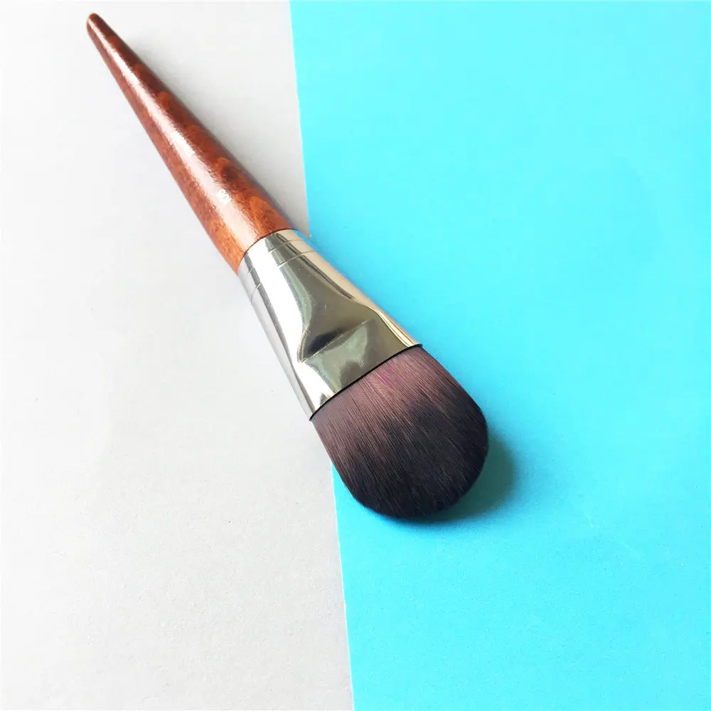 MAKE UP FOR EVER FOUNDATION BRUSH 108 _ 4 (2)