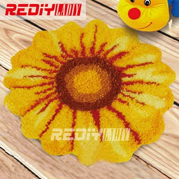 

DIY Carpet Rug Yellow Daisy Hook Rug Kits Crocheting Tapestry Sofa Decor Cushion Set for Embroidery Unfinished Floral Floor Mat