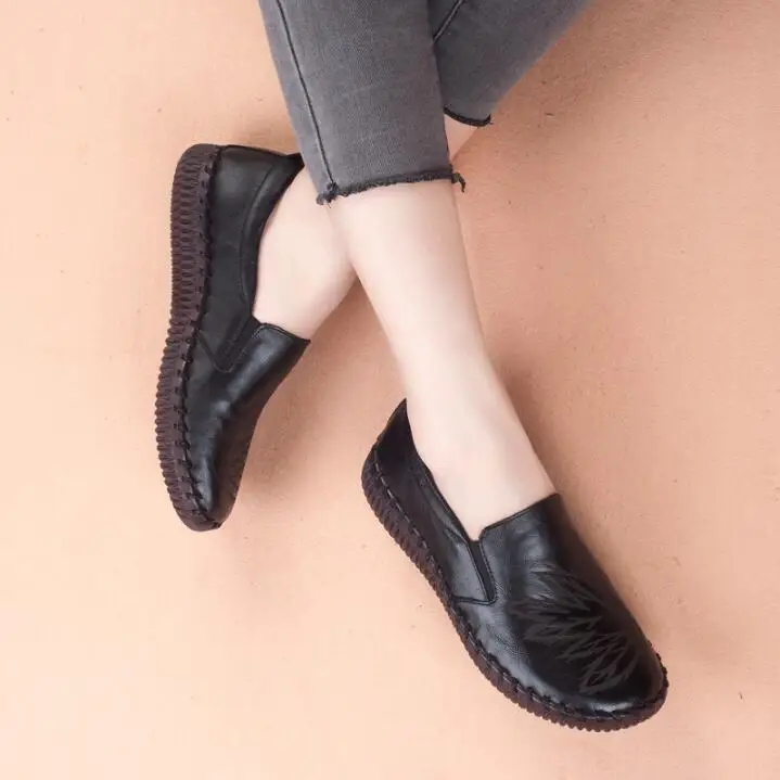 

Autumn retro Genuine Leather flat shoes pregnant women shoes flat casual handmade soft bottom mother shoes
