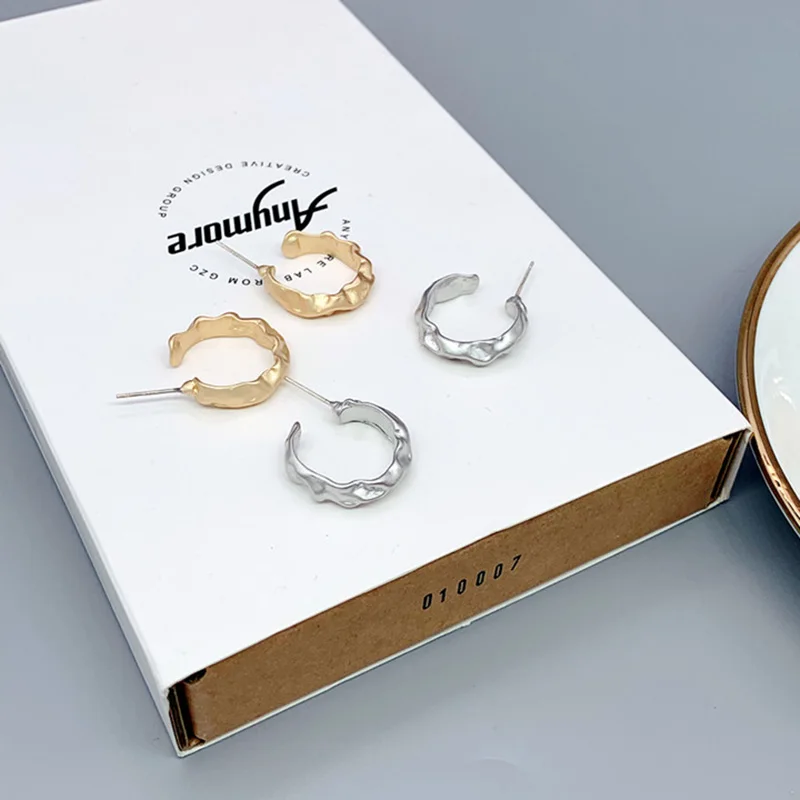

WTLTC Vintage Hammered Hoop Earrings for Women Open Waved Hoops Earrings Femme C Shaped Earrings Statement Geometrical Jewelry