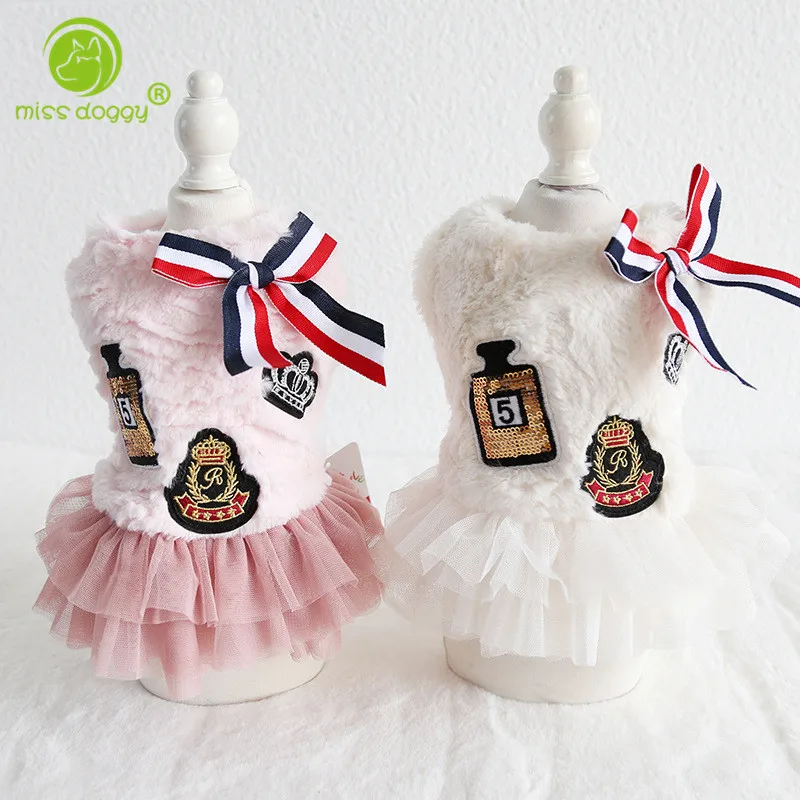 

Pet Dog Cat Autumn Winter Badge Pattern Fashion Princess Dog Dress Clothes Fleece and Yarn Warm Sweet Puppy Dog Skirts 910A