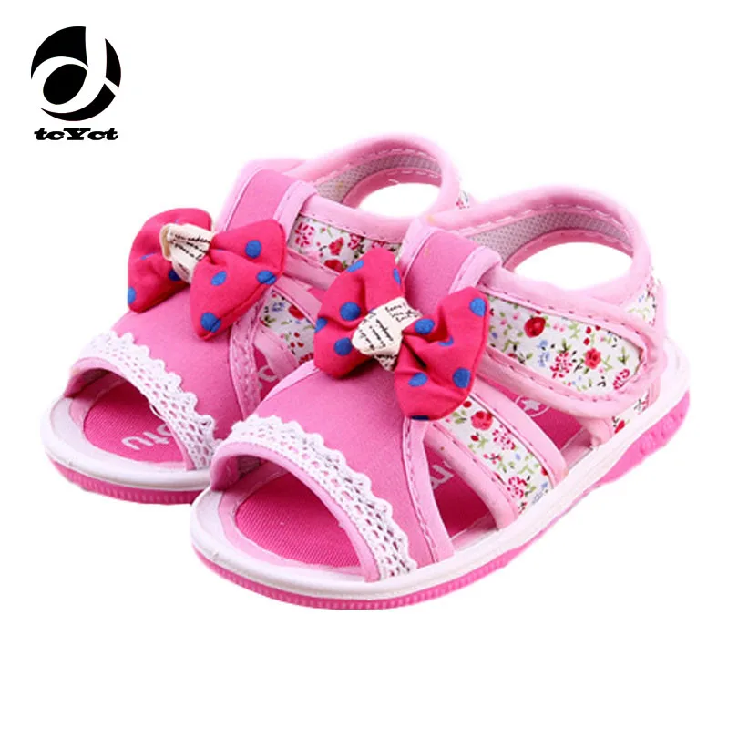 Новая летняя обувь со звуком ребенка Jiaojiao обувь Бант Детская тканевая сандалии для малыша