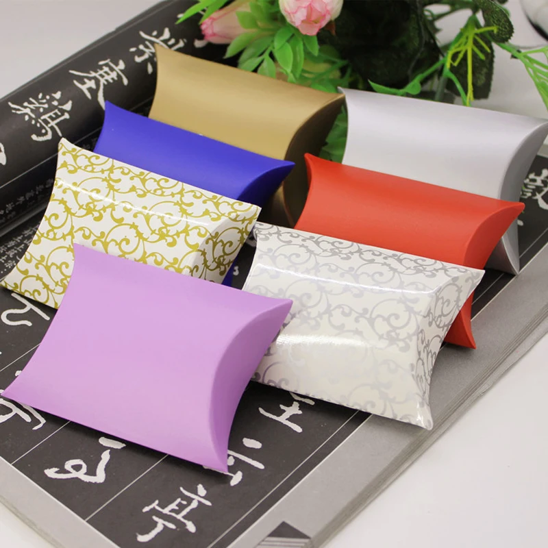 

100pcs Baby Shower Box Kraft Paper Pillow Favor Gift Box Wedding Party Favour Gift Candy Boxes Paper Gift Box Bags Supply