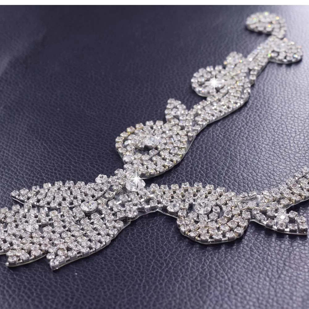 GN-262 Rhinestones iron on neckline (1)