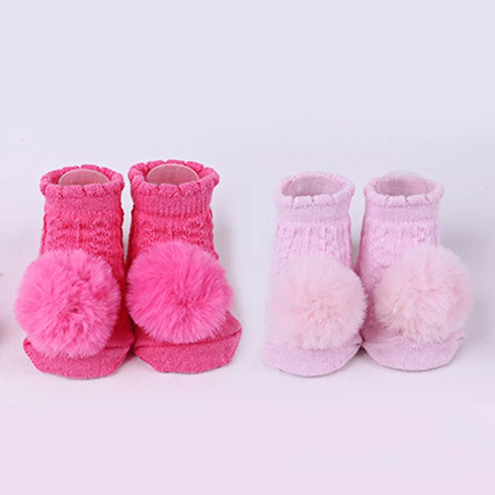 Дышащие носки с помпонами для маленьких девочек, 2 пар/уп. хлопковый зимний подарок, Комплект носков, противоскользящие носки с помпоном для детей 0-6 месяцев