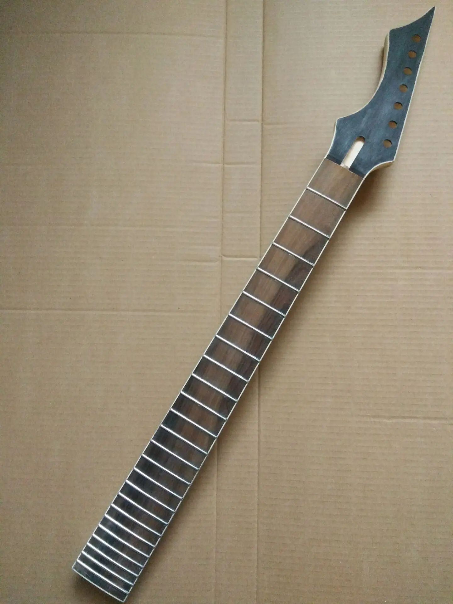 

Unfinished mahogny 24 frets rosewood fretsboard 7 strings electric guitar neck