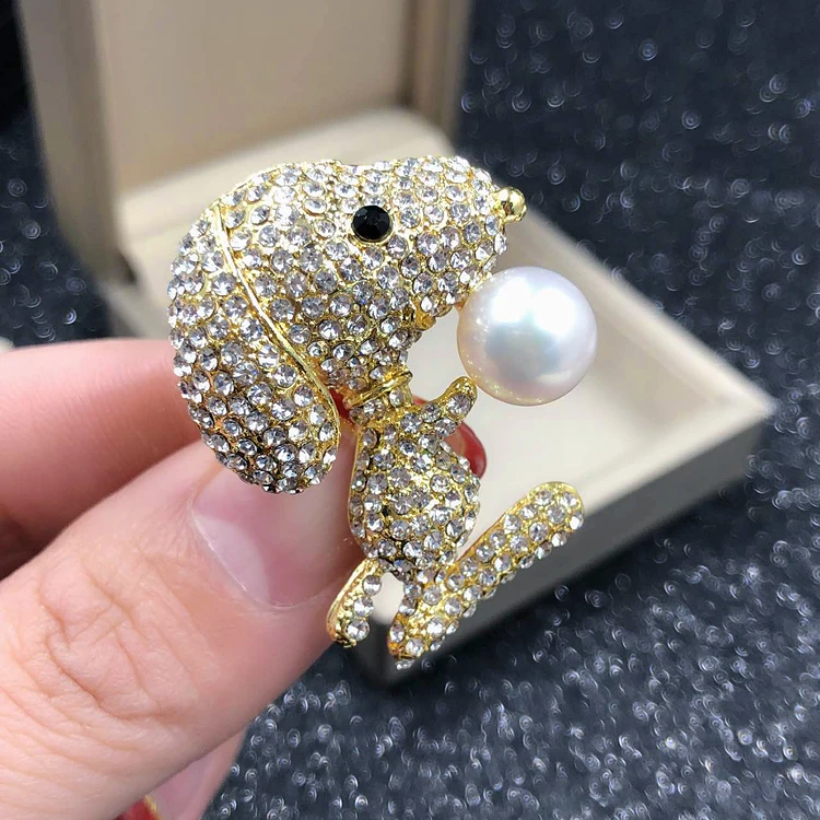 

Elegant fashion Natural pearl Thick Rhine Plant cactus brow pearls Brooch Needle Coat pin For Women Vintage Fashion girl gift