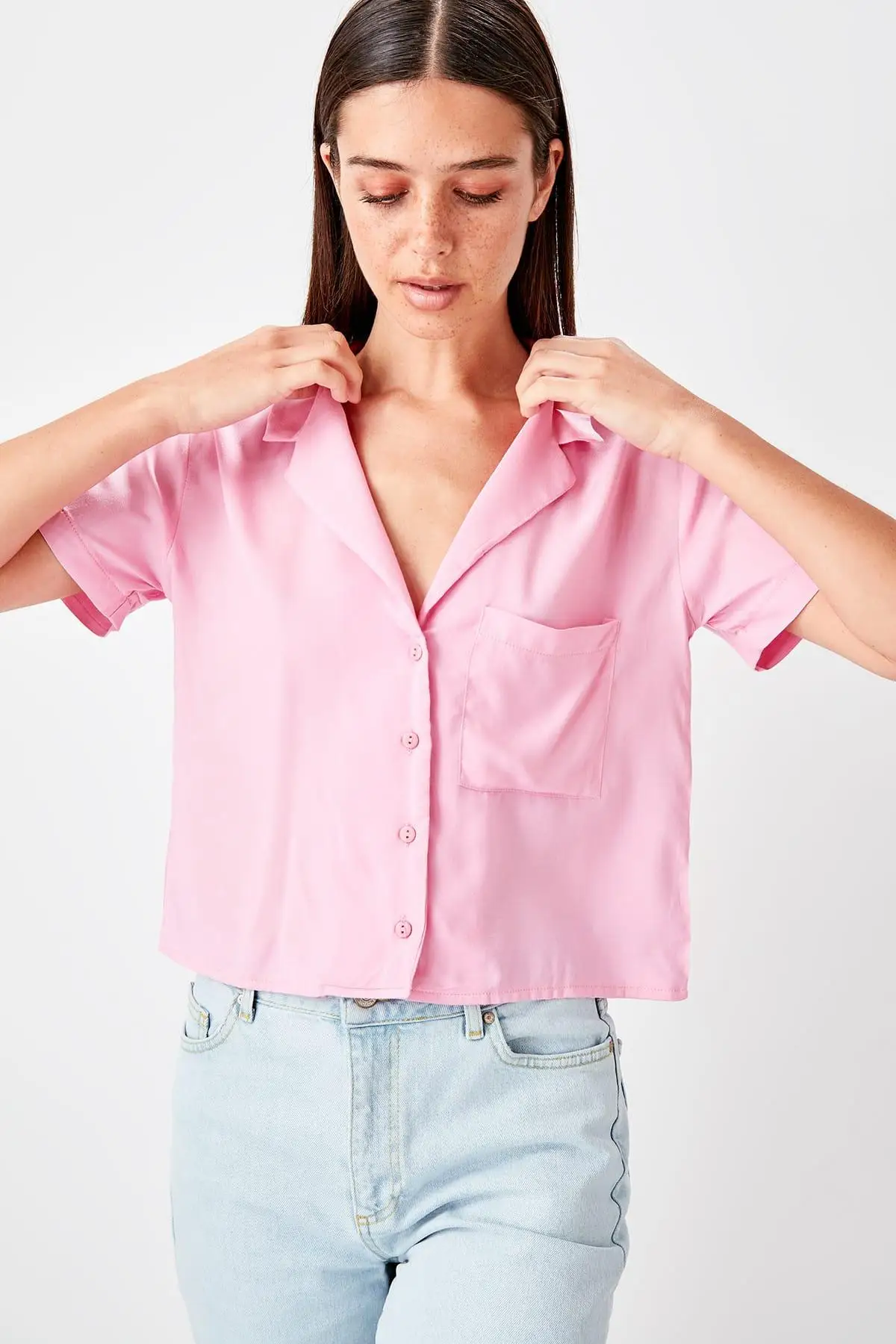 

Trendyol Pink Short Sleeve Shirt TWOSS19GO0032