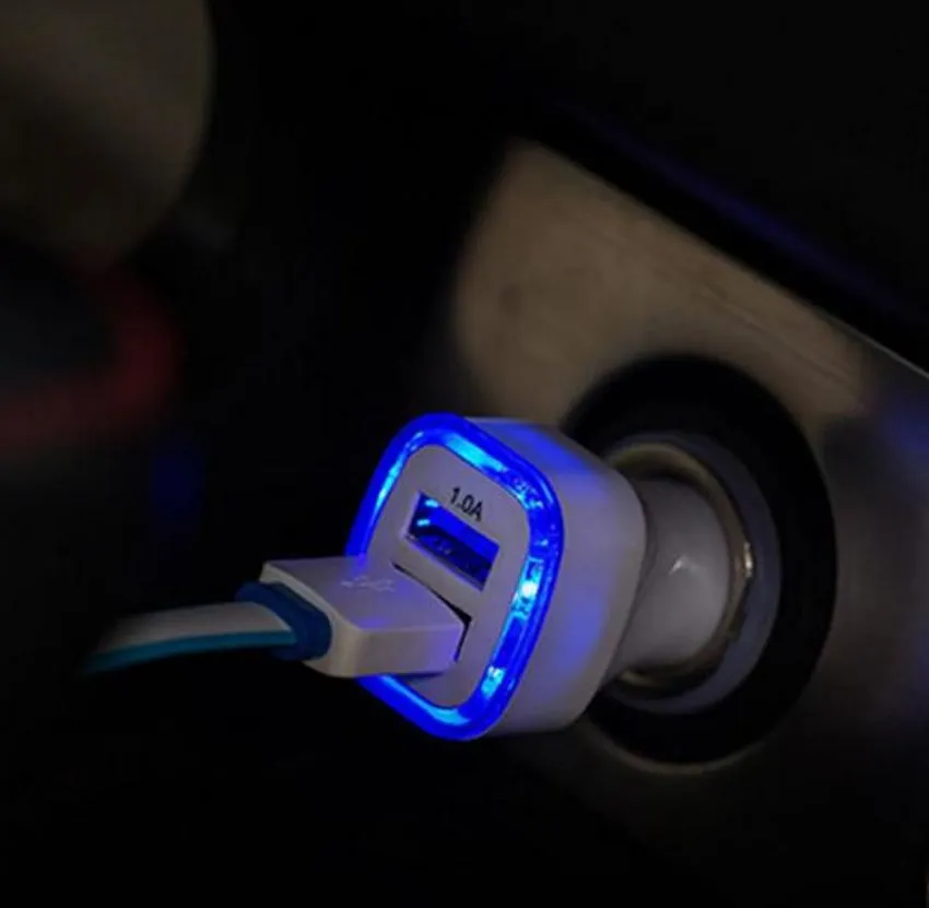 جديد وصول 2.1a + 1a المزدوج 2 usb ميناء led شاحن سيارة محول ل العالمي الهاتف الذكي اللوحي