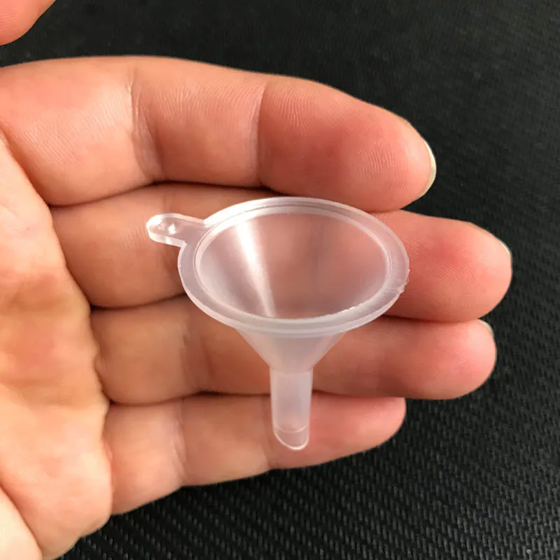 

500pcs Mini Funnel Empty Bottle Packing Tool For Travel Plastic Small Funnels For E Liquid Essential Oil Splitter