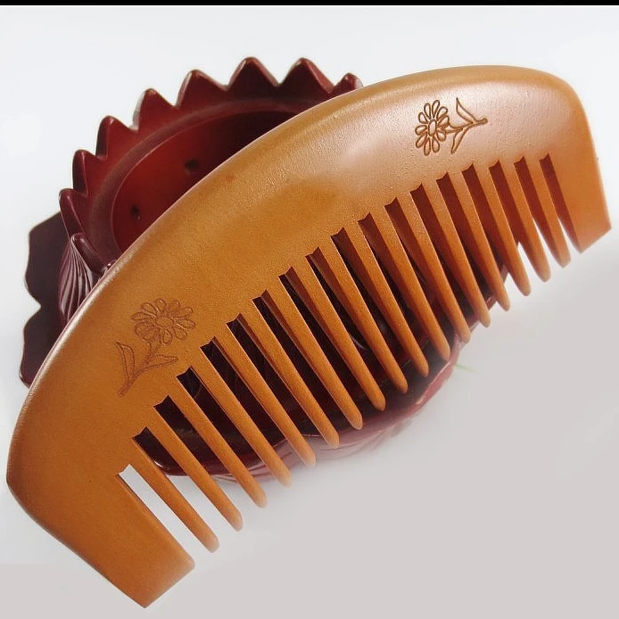 

Natural Health Care Comb Anti-static Peach Wood Hair Comb Curved Shape Of Natural Sandalwood Comb Popular