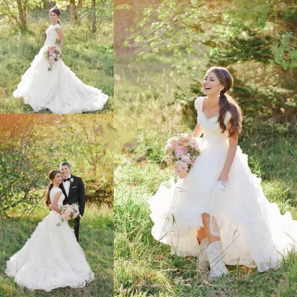 2019 Country Western A Line Wedding Dresses V Neck Short Sleeves