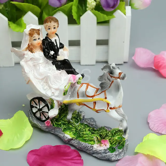 New Horse Drawn Carriage Resin Bride And Groom Cake Topper Wedding New Horse Drawn Carriage Resin Bride And Groom Cake Topper Wedding Party Anniversary Decoration Supplies