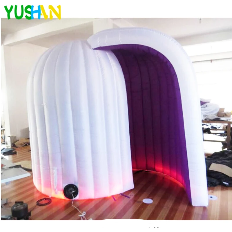 Inside Purple Dome Photo booth 02