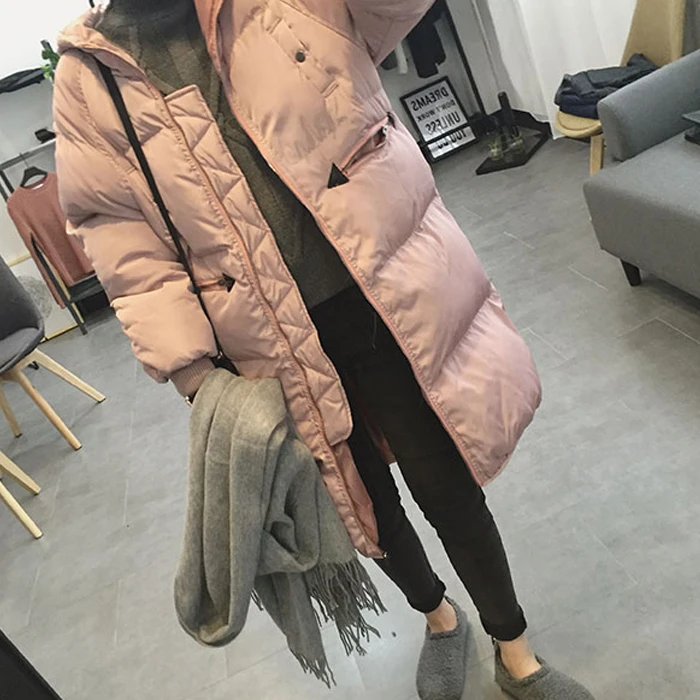

The New South Korean female winter cotton bread BF source code in a long loose wind down padded coat thick