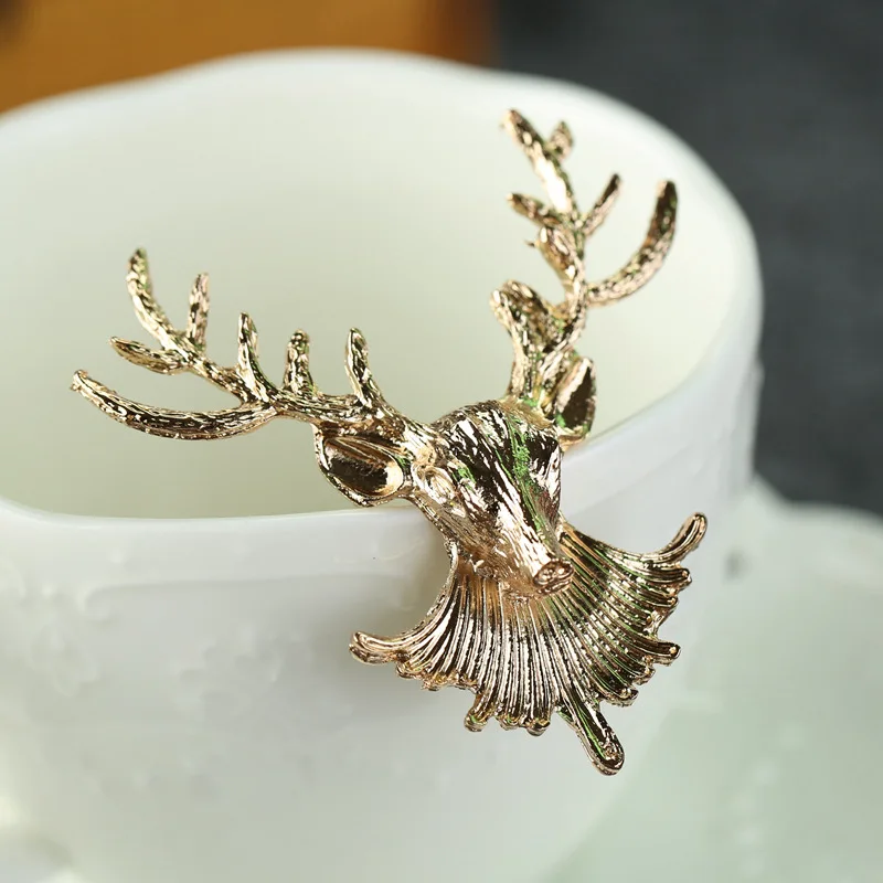 Retro gold/silver deer head alloy lapel pins mens suit coat fashion