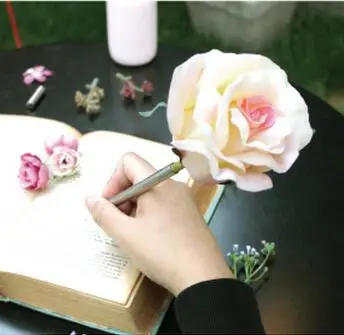 Delicate rose pattern flower gel pen 0.5mm Korean fashion creative stationery 1 piece girl gift