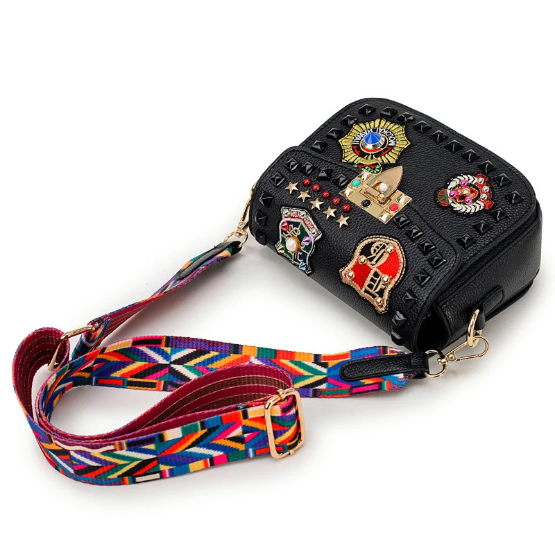 Женская сумка через плечо Wobag стильная с заклепками в стиле хип хоп модная