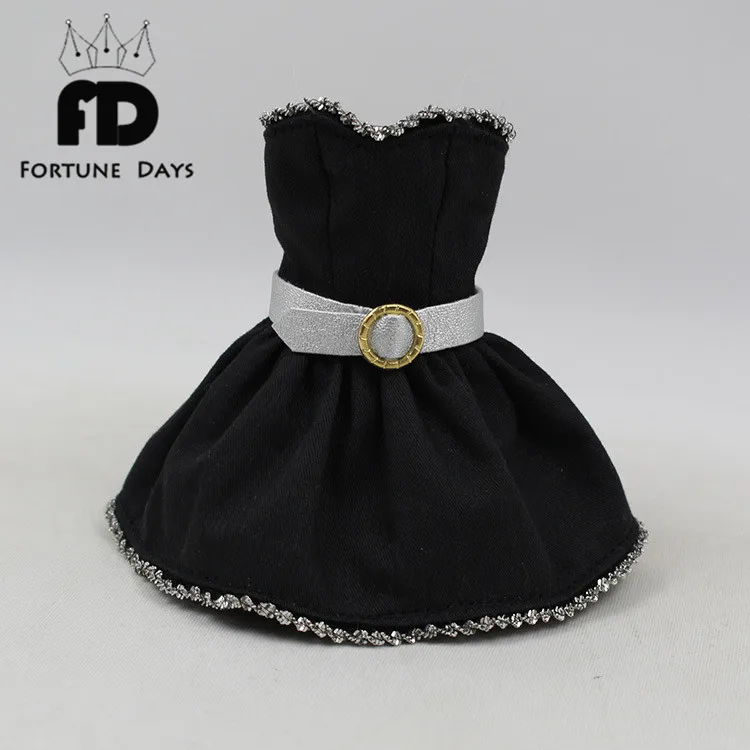 

Blyth icy Black dress silver belt clothes for doll