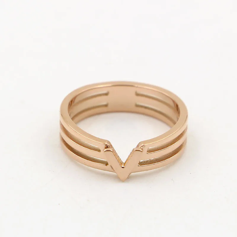 Martick 316L Нержавеющая сталь с украшением в виде буквы V широкий выемчатое кольцо для влюбленных кольцо из розового золота ювелирные изделия R40