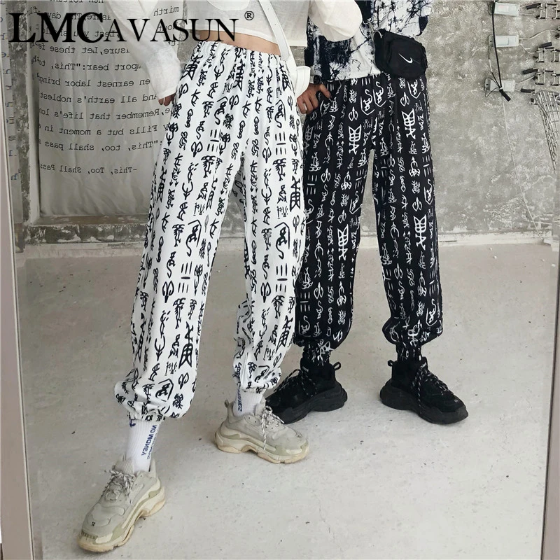 LMCAVASUN брюки Харадзюку для женщин эластичный пояс мода Древние китайские персонажи печатные свободные до середины икры брюки черный белый фиолетовый