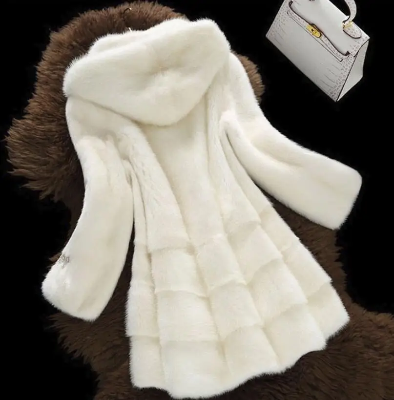 Шуба из искусственного меха. Магазины искусственный мех шубы. Шуба из искуственногомеха. Шубка из искусственного меха. Плюшевая шуба.